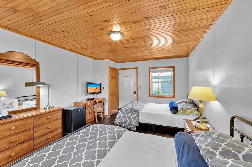 Room at Blue Hill Lodge.